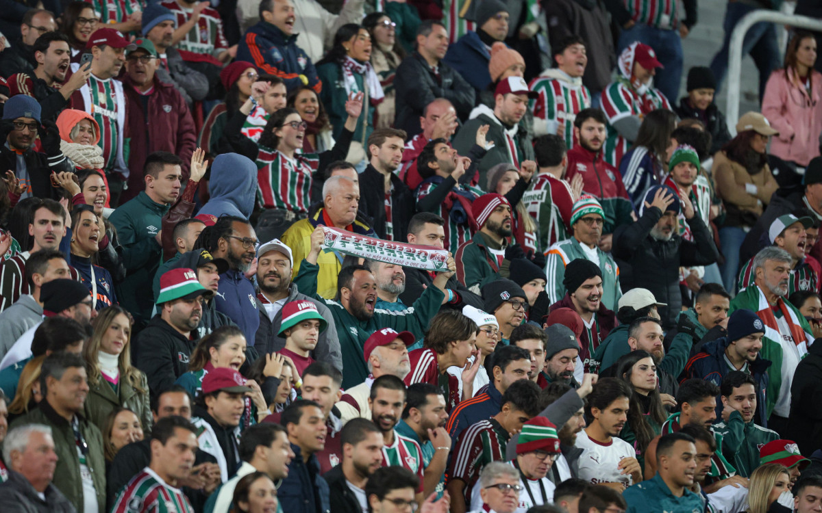 Torcedores do Fluminense pedem reforços para buscar título da Libertadores